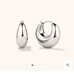 Mejuri Sculptural Hoops
